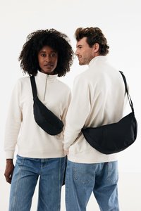 XD Collection P763.51 - Crescent XL AWARE™ RPET puolikuun muotoinen crossbody-laukku